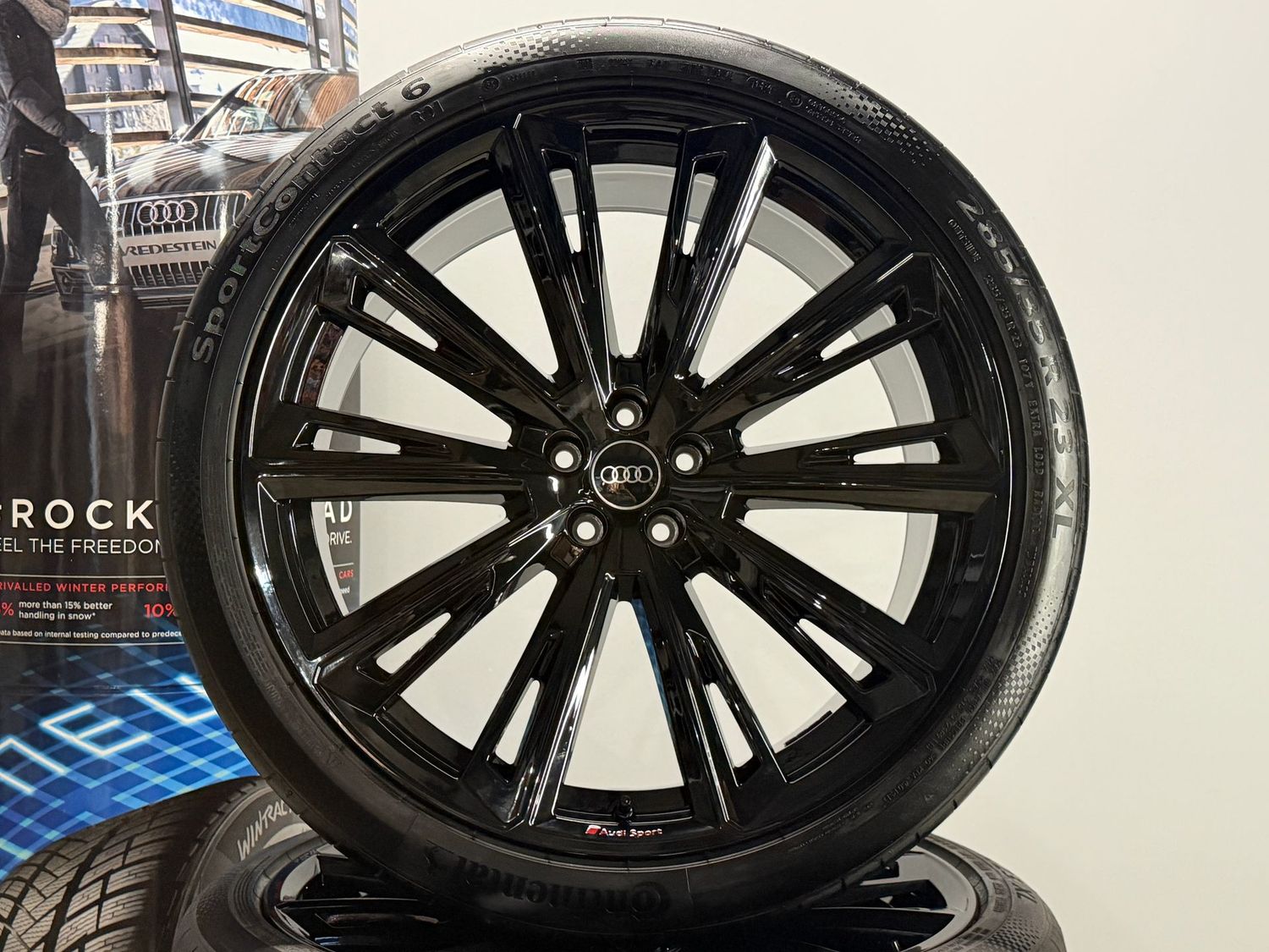 Audi Q8 SQ8 23 Zoll Felgen Original Kompletträder NEUW Audi Q8 SQ8 23 Zoll Felgen Original Kompletträder NEUW