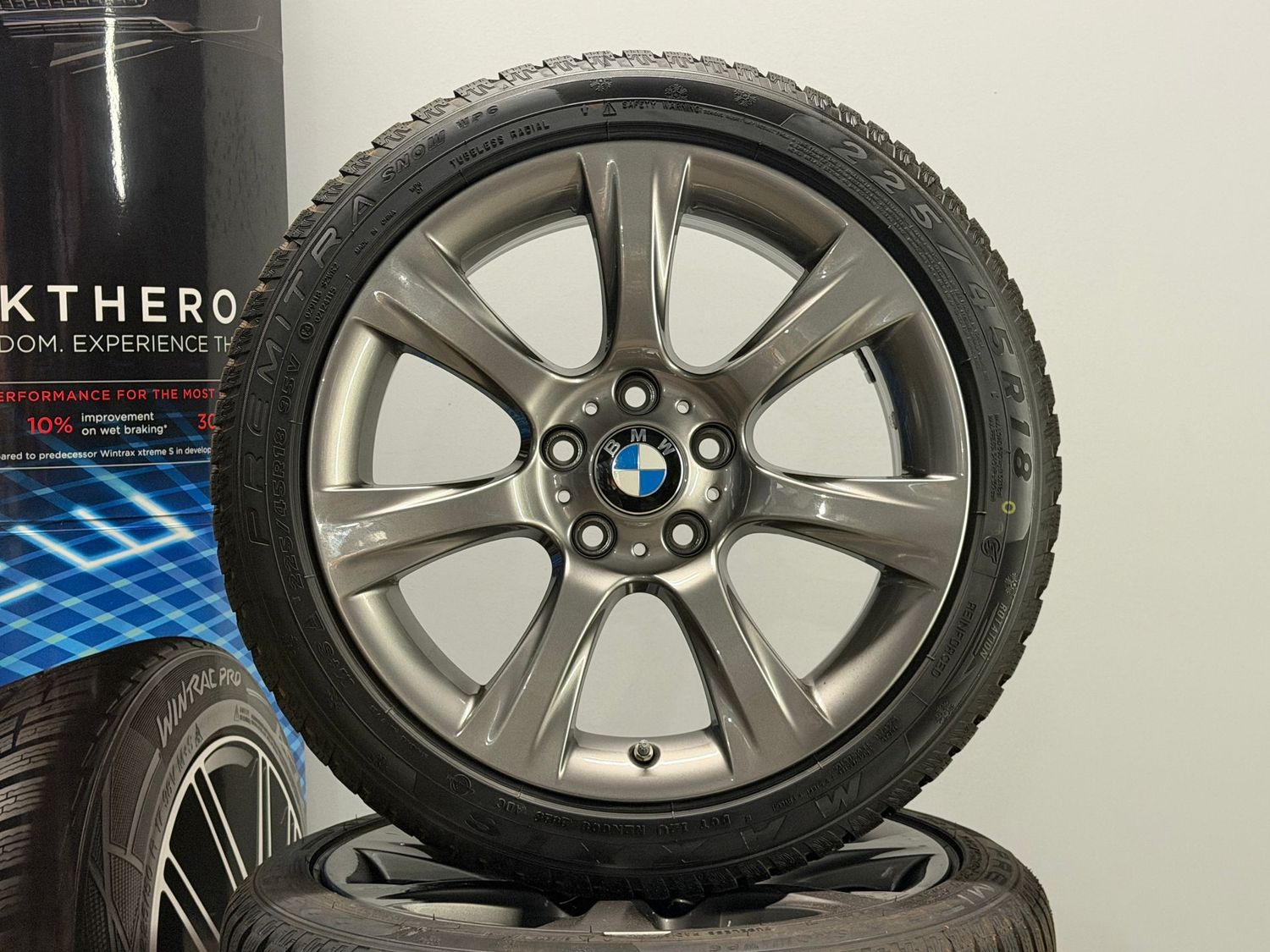 BMW 3er 18 Zoll Winterreifen Original Kompletträder F30 F31 BMW 3er 18 Zoll Winterreifen Original Kompletträder F30 F31