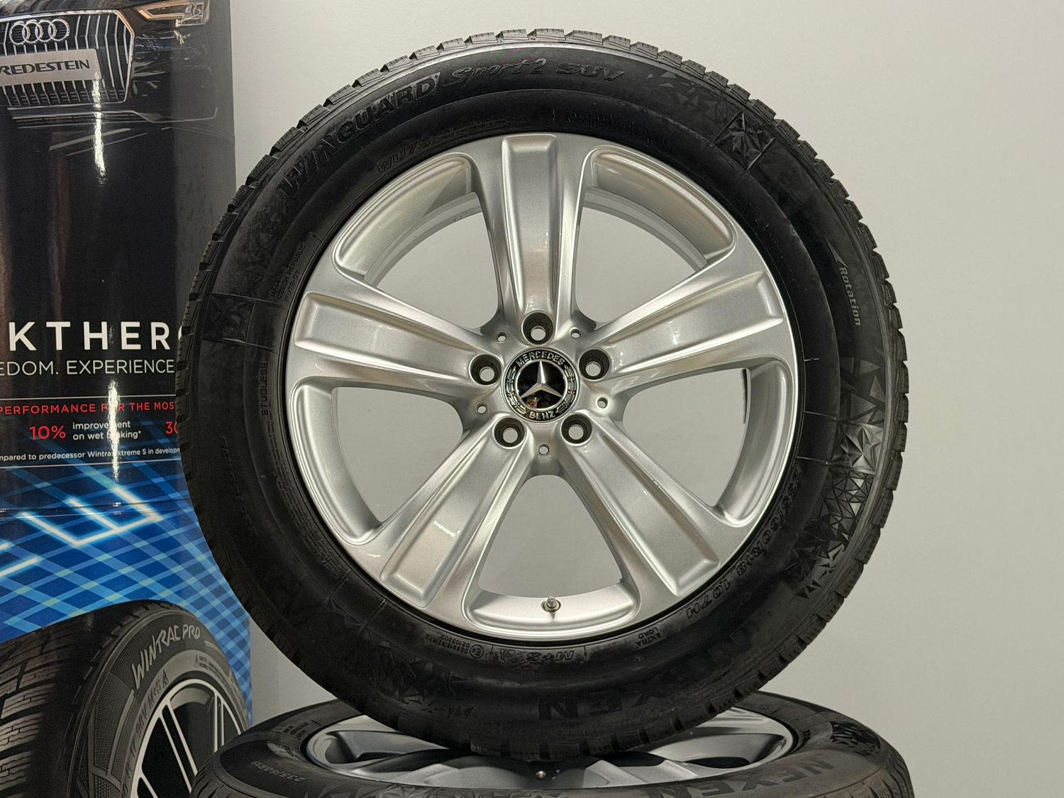 Mercedes GLC 18 Zoll Winterreifen Original Kompletträder W253 X253 Mercedes GLC 18 Zoll Winterreifen Original Kompletträder W253 X253
