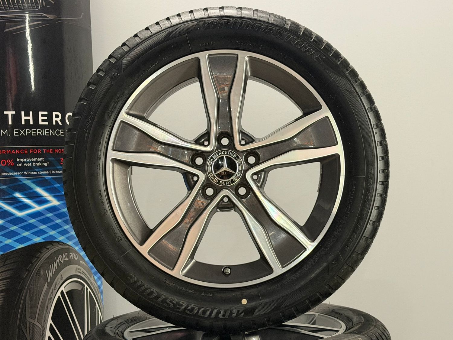 Mercedes C Klasse 17 Zoll Winterreifen Original Kompletträder W205 / S205 Mercedes C Klasse 17 Zoll Winterreifen Original Kompletträder W205 / S205