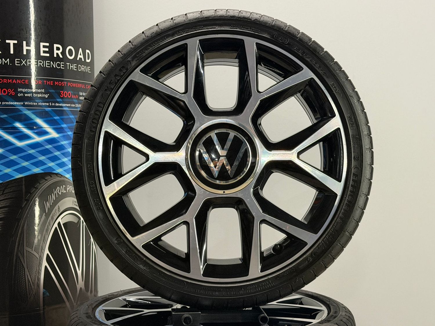 VW UP GTI 17 Zoll Felgen Original Kompletrräder VW UP GTI 17 Zoll Felgen Original Kompletrräder