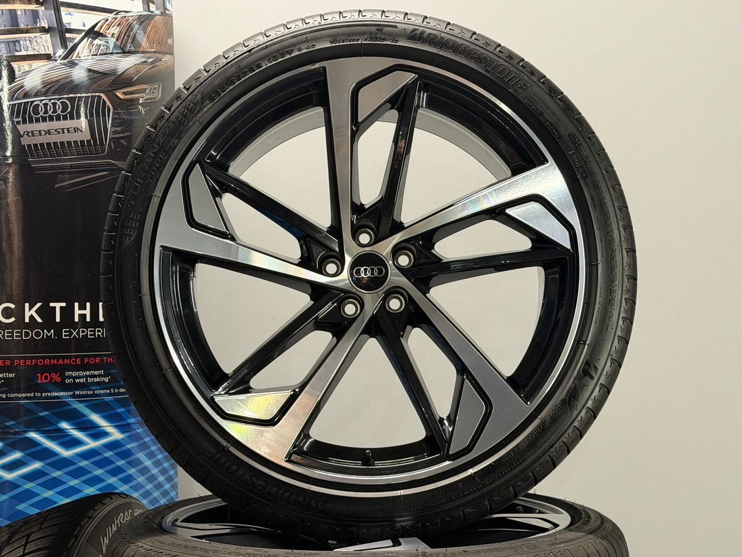 Audi Q7 SQ7 22 Zoll Felgen Original Kompletträder Sommer Audi Q7 SQ7 22 Zoll Felgen Original Kompletträder Sommer