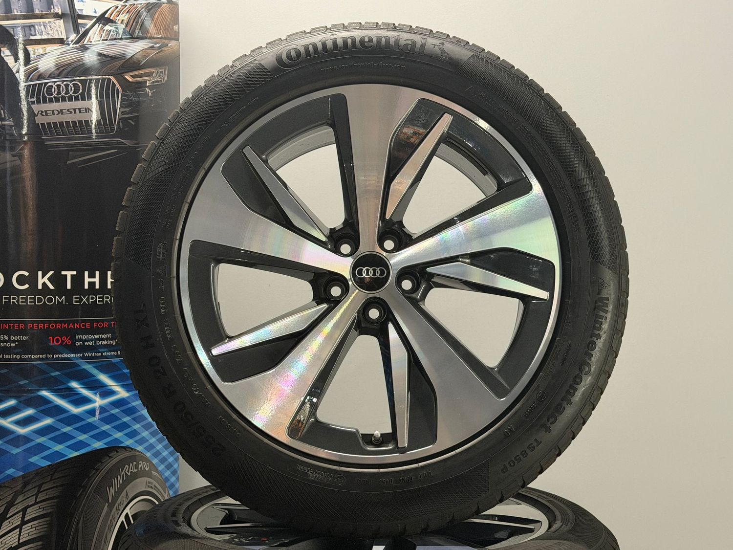 Audi Q8 E-Tron S 20 Zoll Winterreifen Original Kompletträder 4KE 601 025 AF Audi Q8 E-Tron S 20 Zoll Winterreifen Original Kompletträder 4KE 601 025 AF