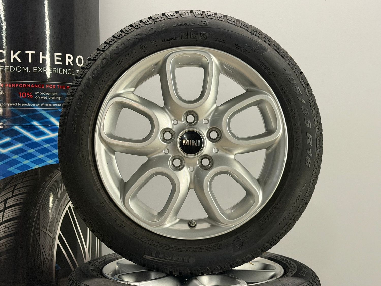 Mini 16 Zoll Spoke 494 Original Kompletträder Winter F55 F56 F57 Mini 16 Zoll Spoke 494 Original Kompletträder Winter F55 F56 F57
