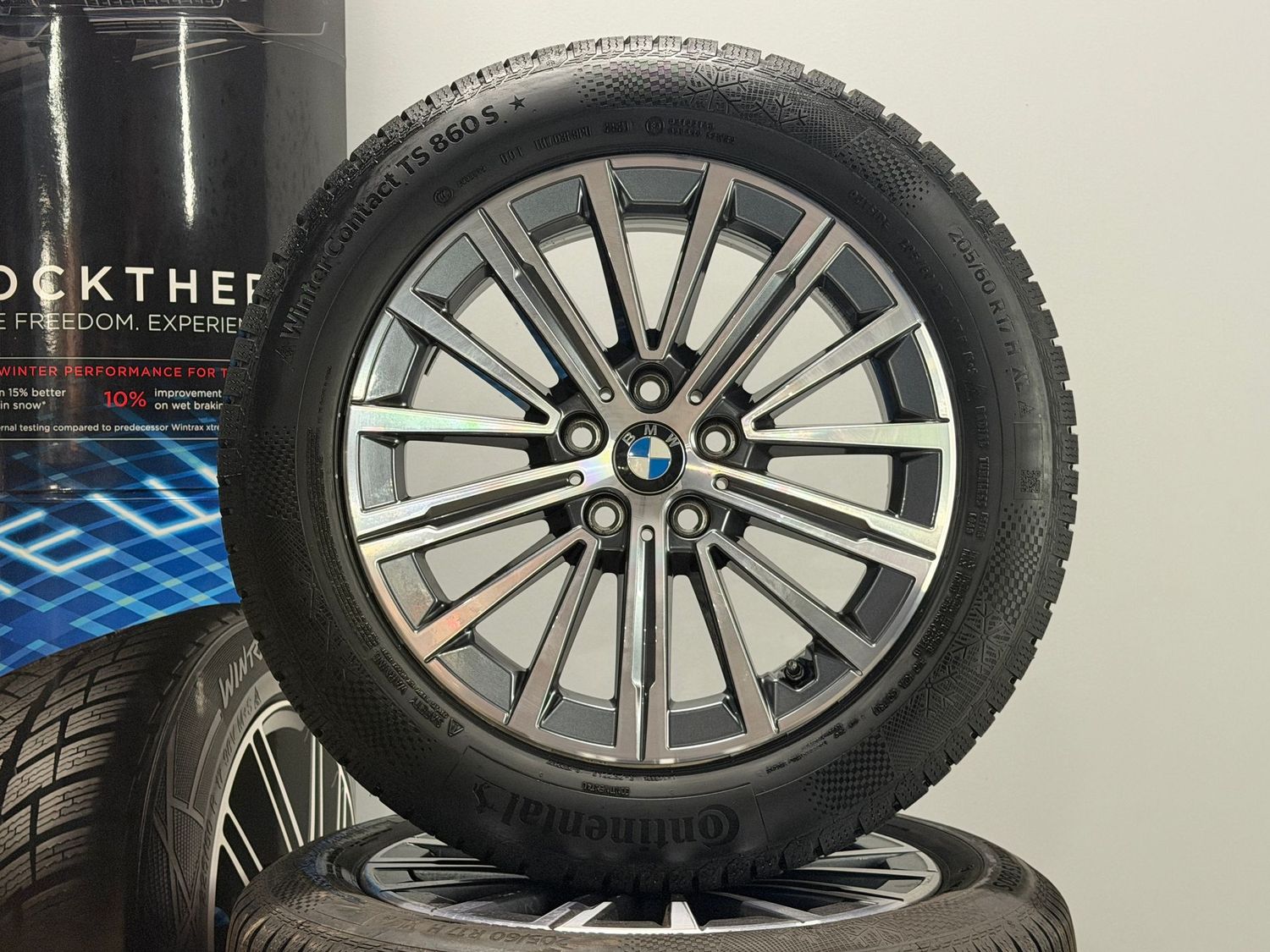 BMW 2er 17 Zoll Winterreifen Original Kompletträder 833 U06 BMW 2er 17 Zoll Winterreifen Original Kompletträder 833 U06