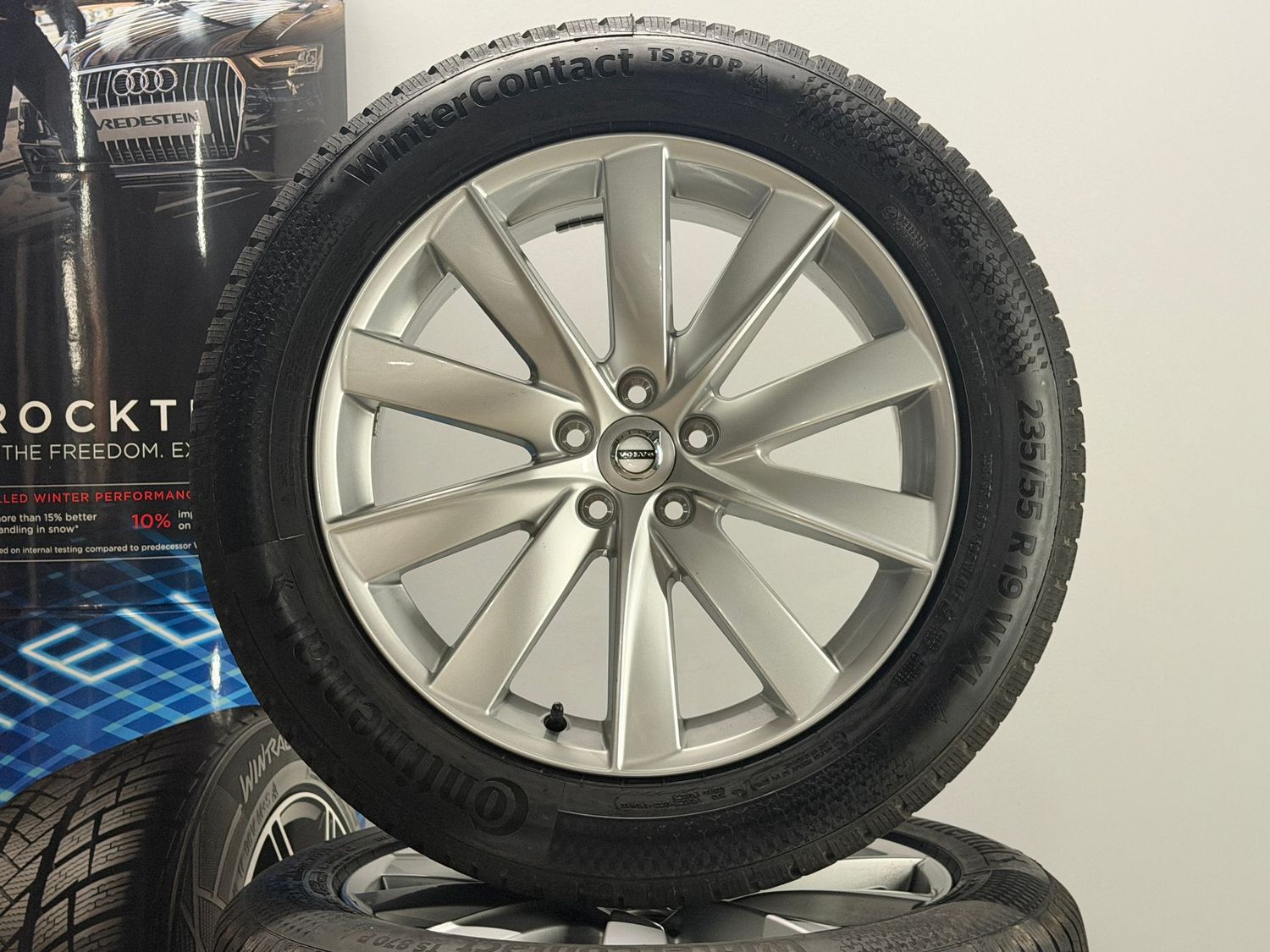 Volvo XC90 II 19 Zoll Winterreifen Original Kompletträder 2025 Volvo XC90 II 19 Zoll Winterreifen Original Kompletträder 2025