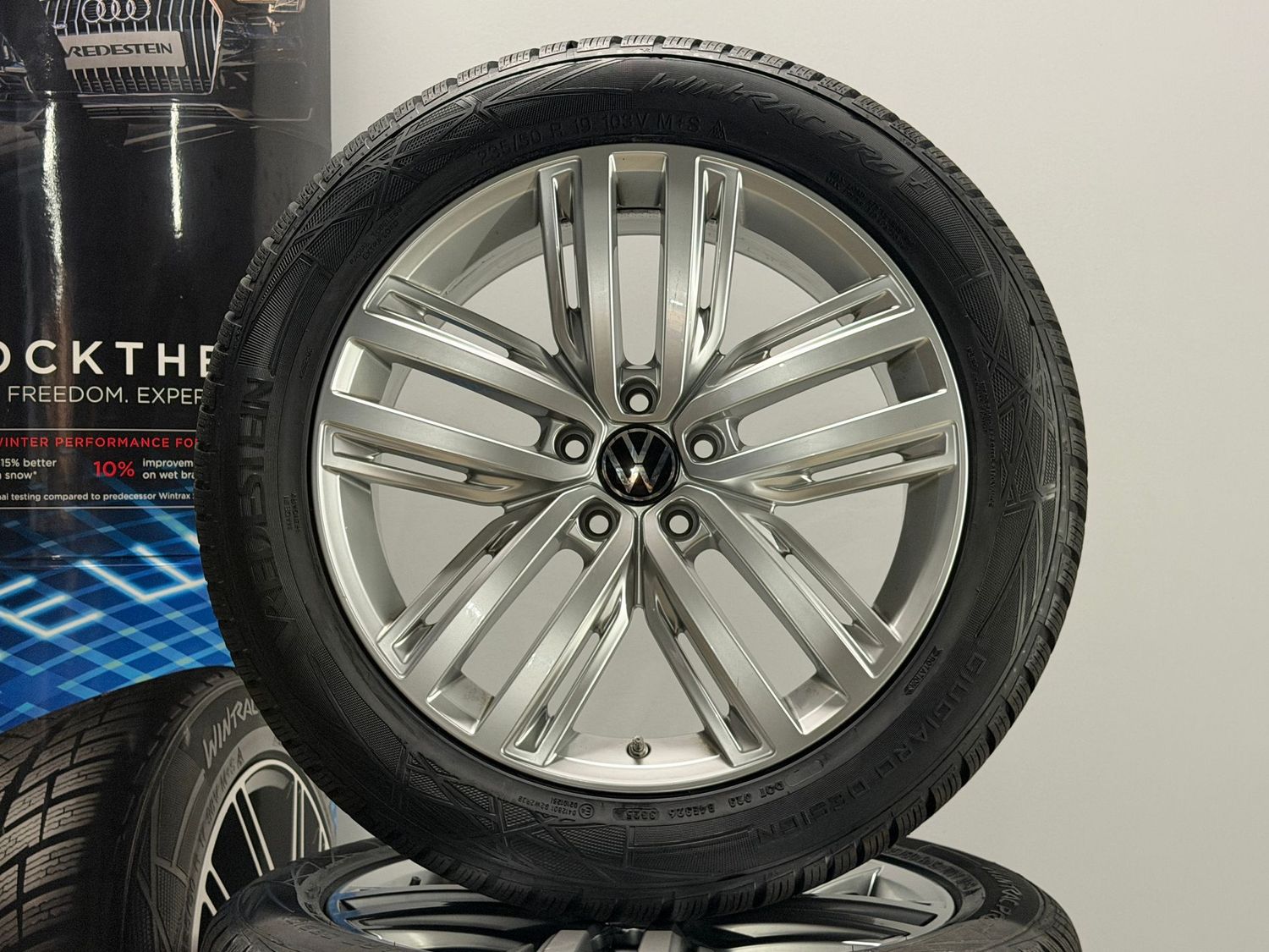 VW Tiguan 19 Zoll Winterreifen Original Kompletträder 5NA VW Tiguan 19 Zoll Winterreifen Original Kompletträder 5NA