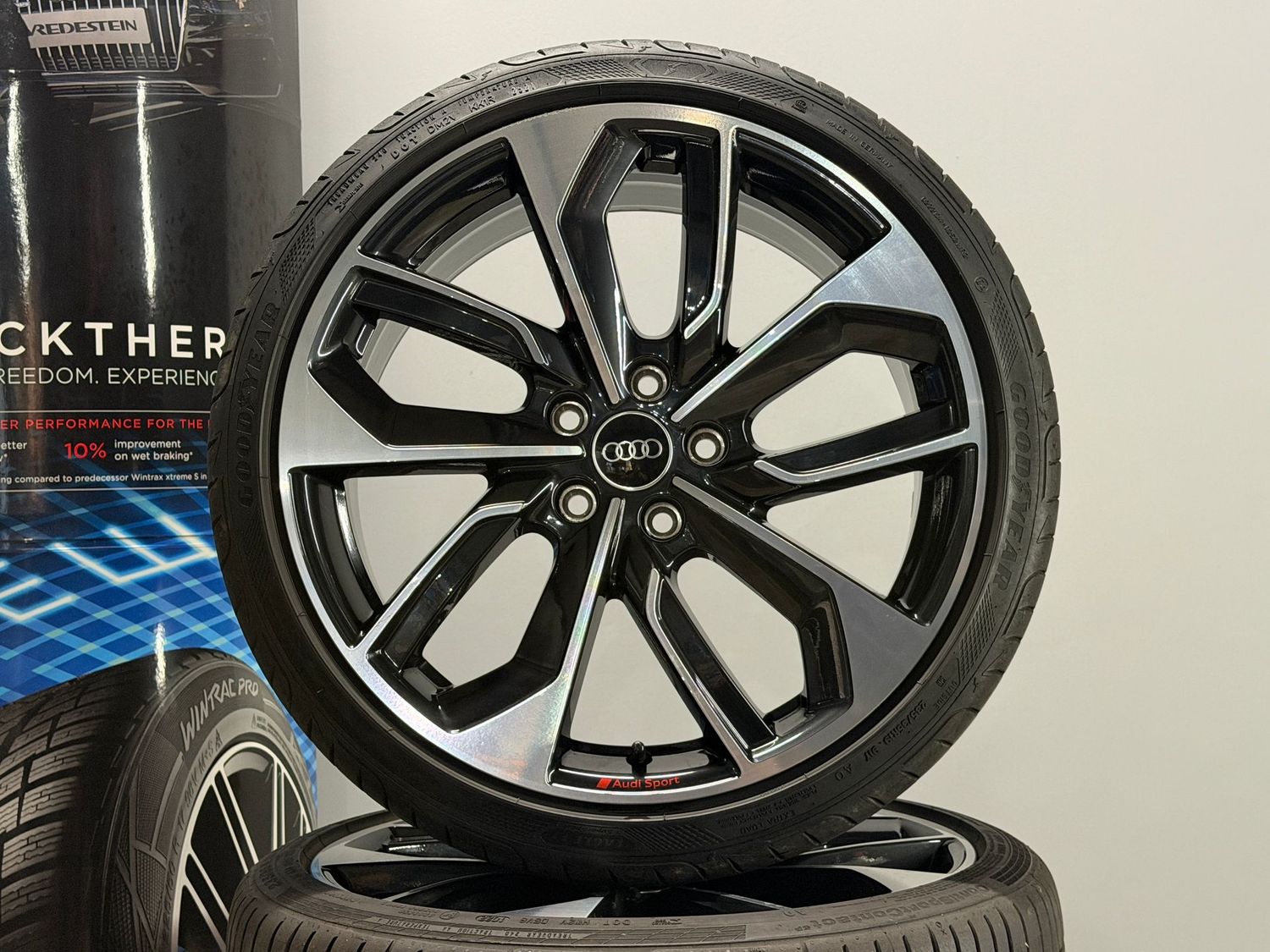 Audi A3 S3 19 Zoll Felgen Original Kompletträder Sommer 8Y