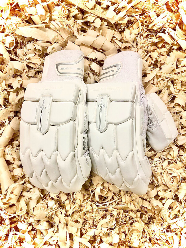 WB Classic Batting Gloves