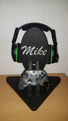 PERSONALISED GAMING HEADSET AND CONTROLLER STAND.