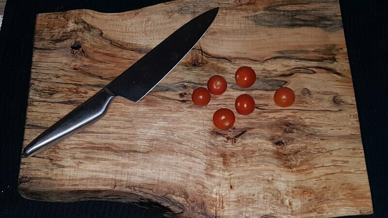 Live edge chopping board