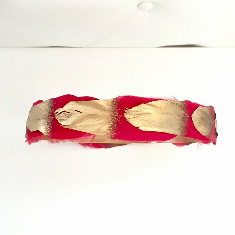 Cinturón plumas oro y rojo