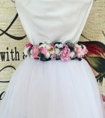 Cinturón terciopelo blanco y flores