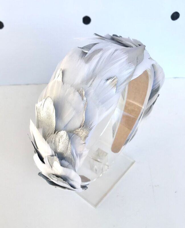 Feather hairband white and silver