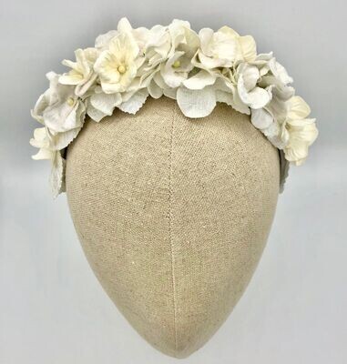 Diadema flores terciopelo blanco