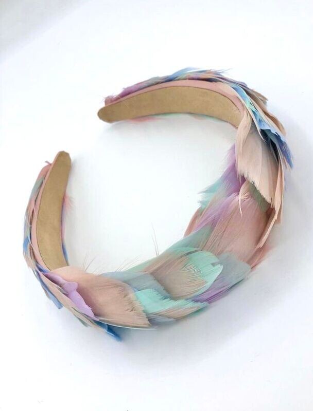 Diadema plumas pastel