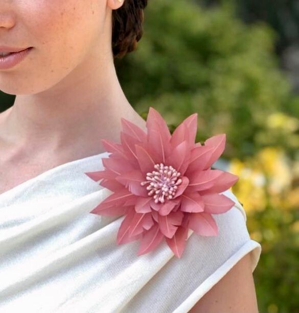 Feathers flower brooch