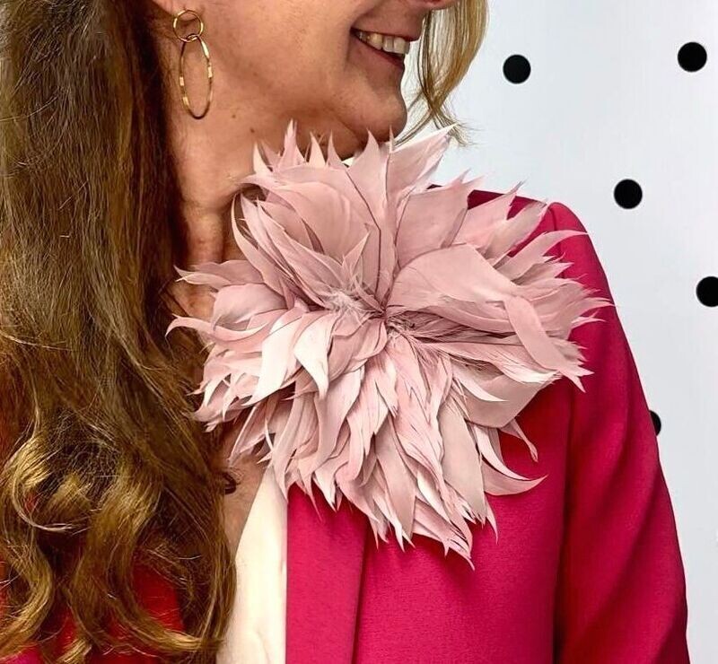 Feathers pink flower brooch