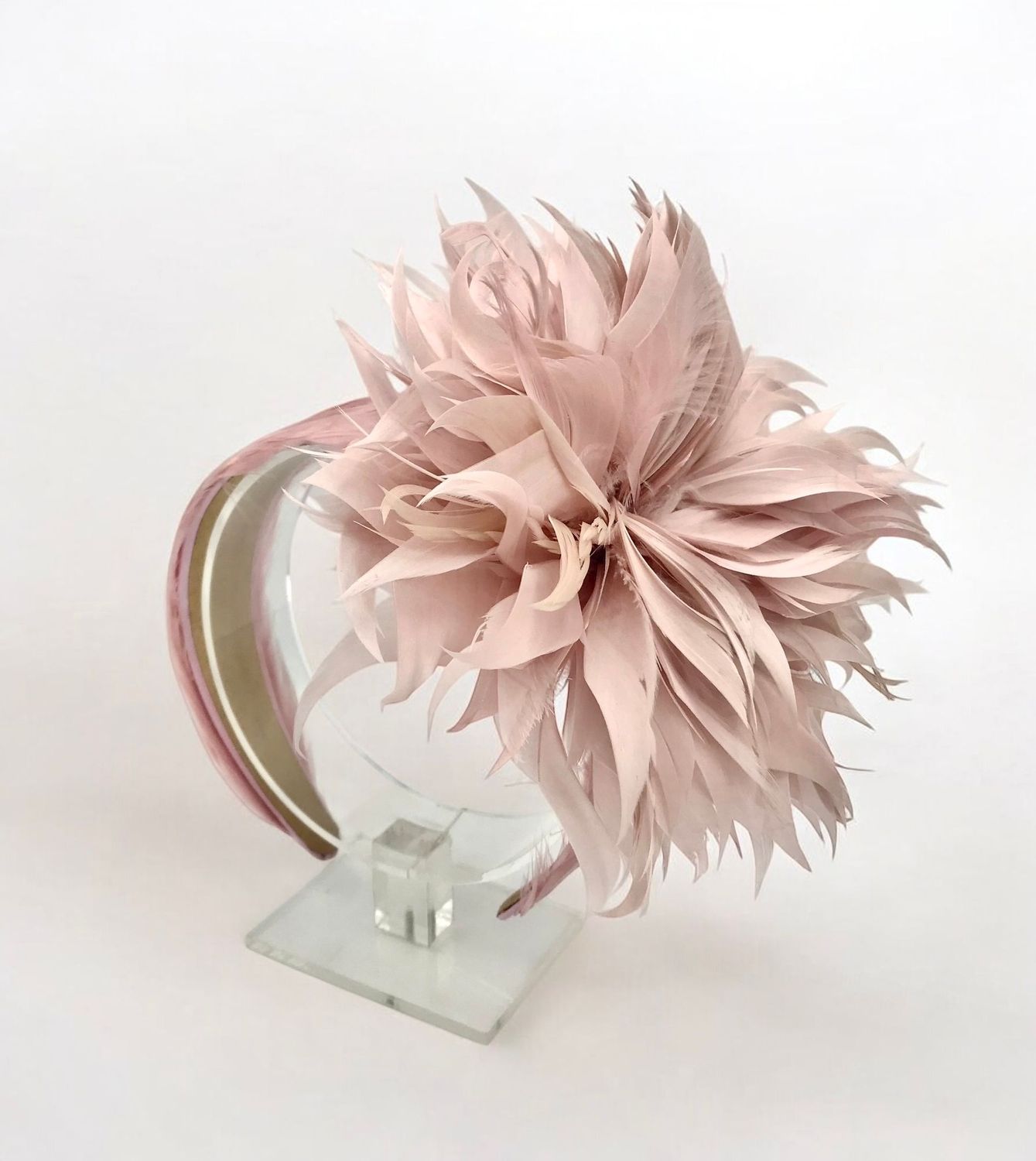 Diadema plumas rosa flor