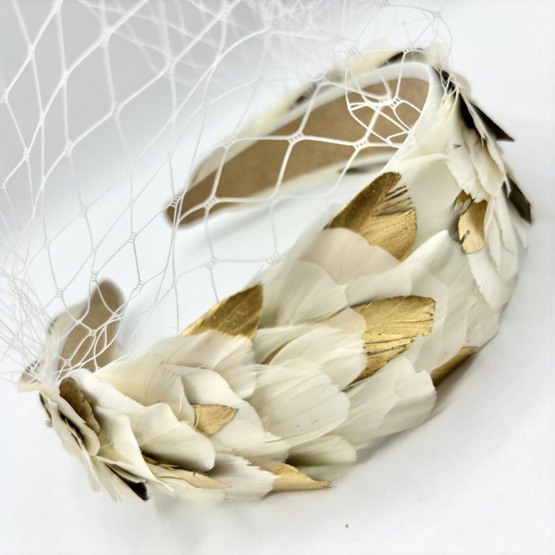 Fascinator feathers and veil