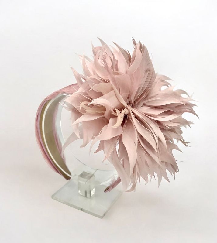 Diadema plumas rosa flor