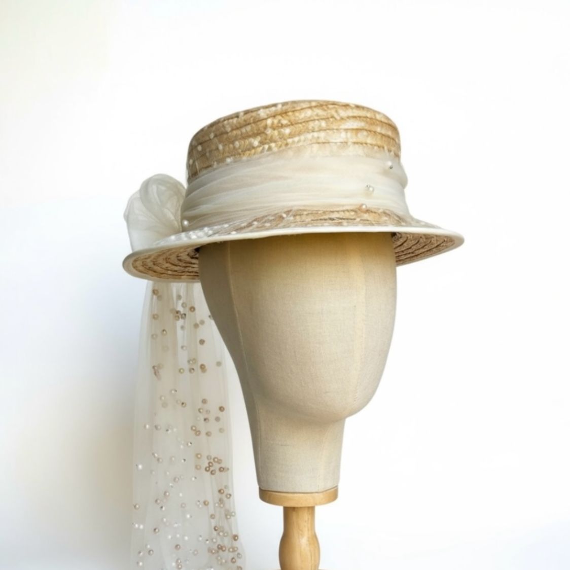 Canotier tul y perlas Canotier tul y perlas