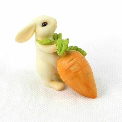 16037 Bunny With Carrot