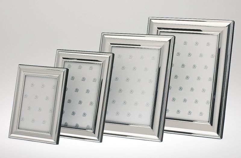 Bilderrahmen 9x13 versilbert Breite x Tiefe 12.7 x 16.5 cm Bilderrahmen 9x13 versilbert Breite x Tiefe 12.7 x 16.5 cm