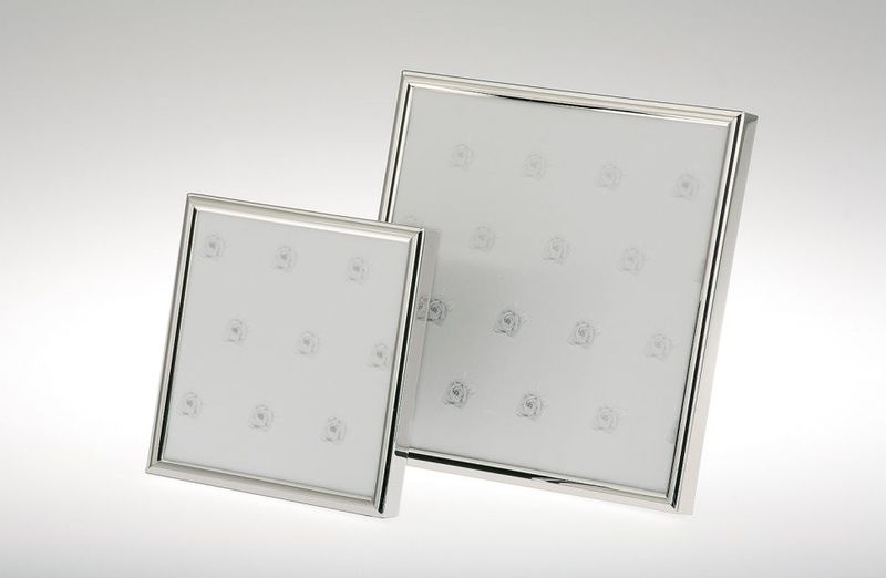 Bilderrahman9x9 versilbert Breite x Tiefe 9.48 x 9.45 cm Bilderrahman9x9 versilbert Breite x Tiefe 9.48 x 9.45 cm