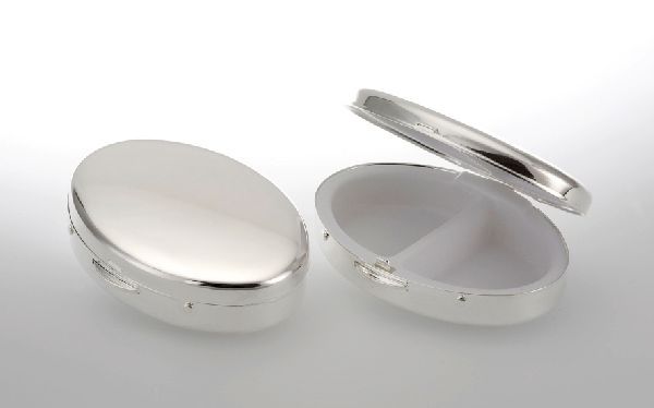 Pillendose oval verchromt HxBxT 2 x 4 x 6 cm Pillendose oval verchromt HxBxT 2 x 4 x 6 cm