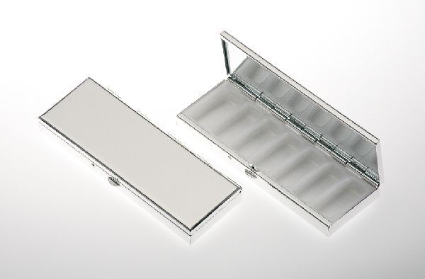 Pillendose rechteckig verchromt 7 tlg. HxBxT 1.3 x 3.8 x 10.2 cm Pillendose rechteckig verchromt 7 tlg. HxBxT 1.3 x 3.8 x 10.2 cm