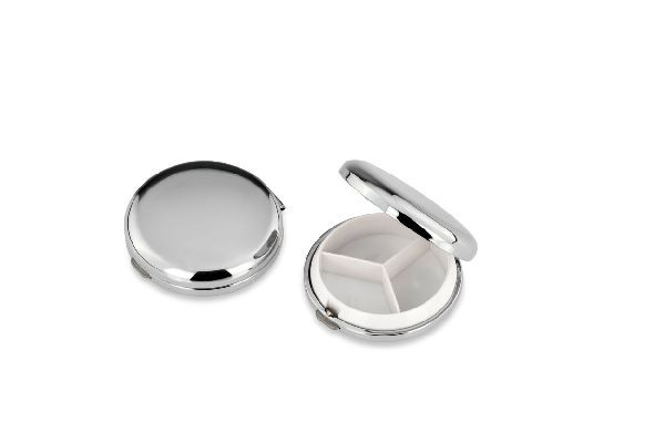 Pillendose rund verchromt 3 geteilt HxBxT 1.8 x 6 x 6 cm Pillendose rund verchromt 3 geteilt HxBxT 1.8 x 6 x 6 cm