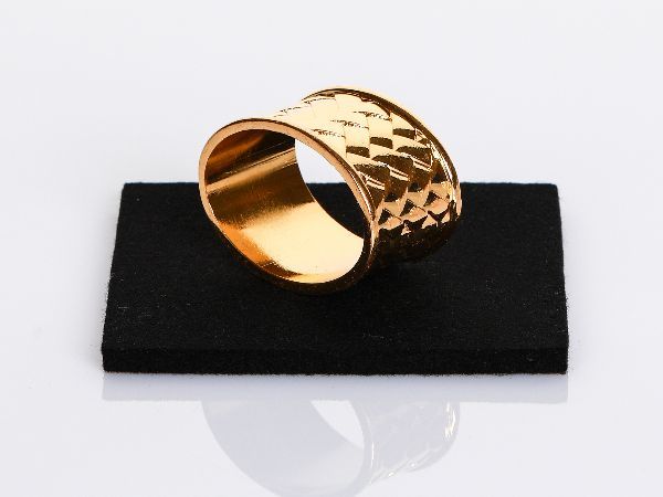 Serviettenring geflochten gold Höhe x Breite 5.5 x 3 cm Serviettenring geflochten gold Höhe x Breite 5.5 x 3 cm