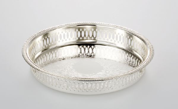 Galerietablett klein versilbert HxBxT 3.5 x 21 x 21 cm Galerietablett klein versilbert HxBxT 3.5 x 21 x 21 cm