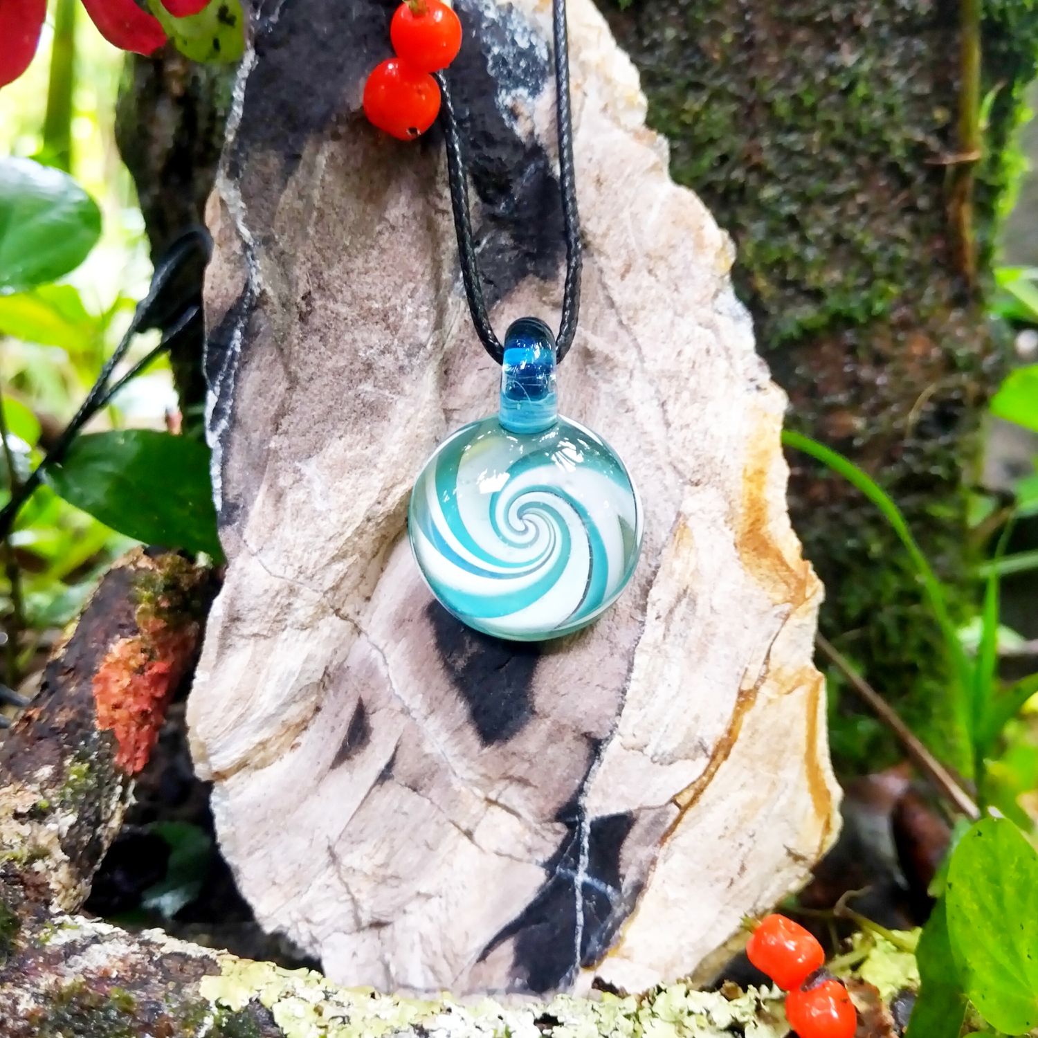 Dije espiral de colores
