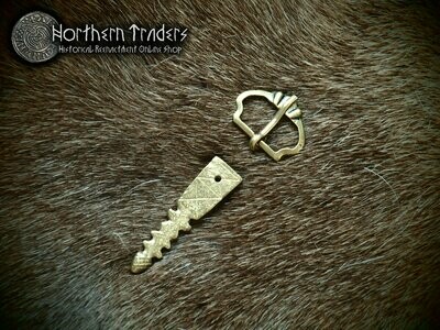 Simple Medieval Buckle & Belt End with Acorn