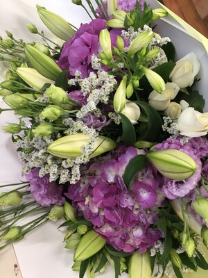 Mauve and white bouquet