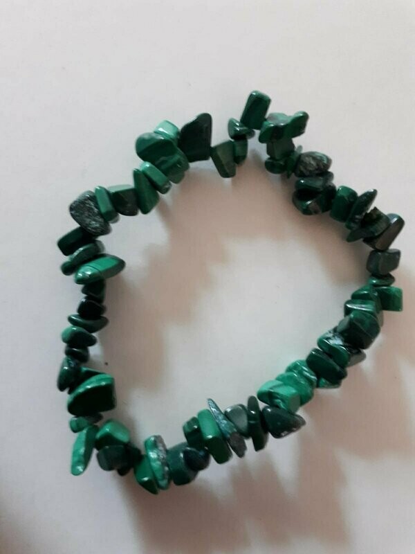 Malachite Chip Elasticated Bracelet