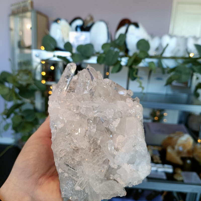 Quartz cluster