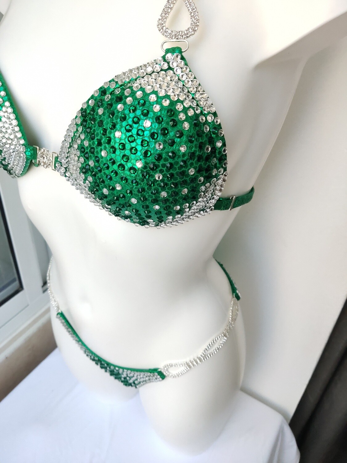 Shiny Drops Green