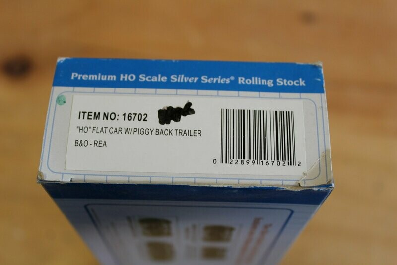 Bachman 16702 B&O 52' Flat with REA Trailer