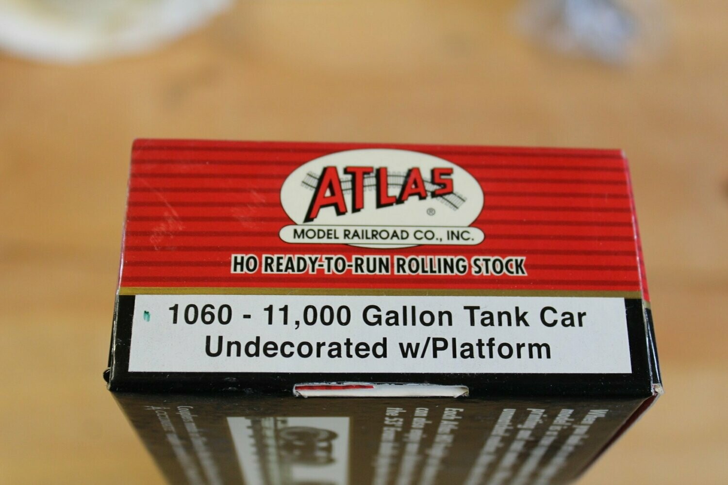 Atlas 1060 11,00 Gallon Propane Tank car With Platform Undecorated
