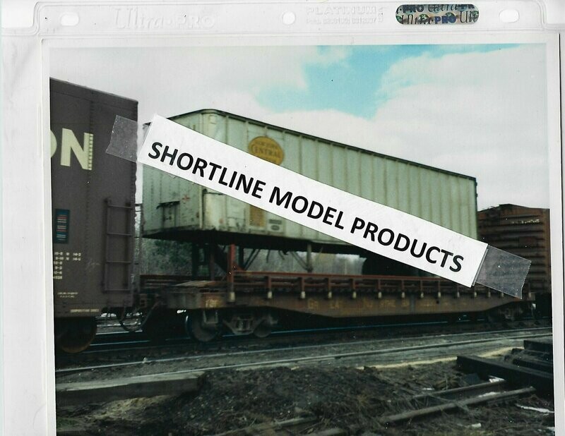 New York Central (NYC) FLEXI-VAN Trailer on Great Northern Flat