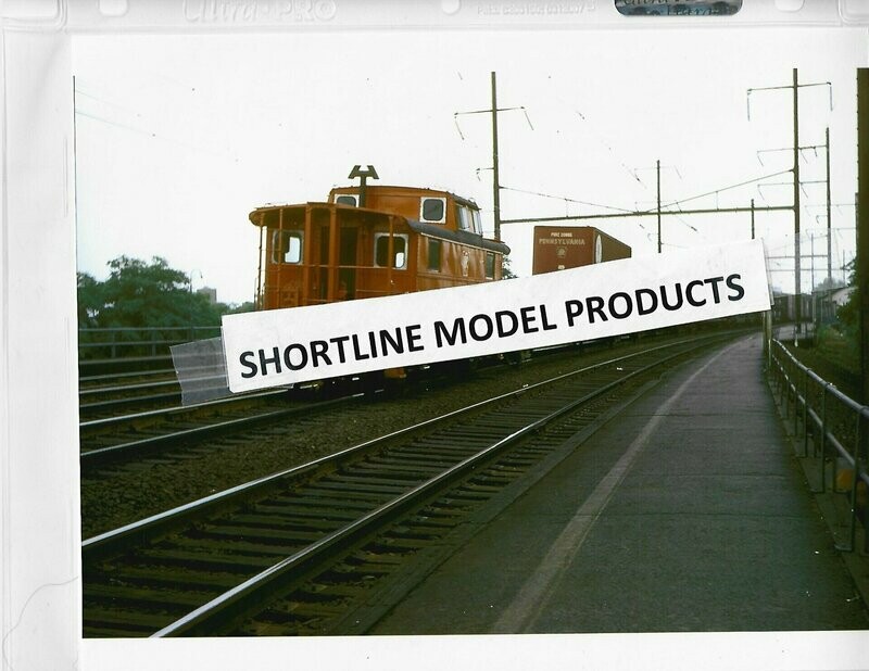 PRR Rear ens of Freight under wires Cab 477297