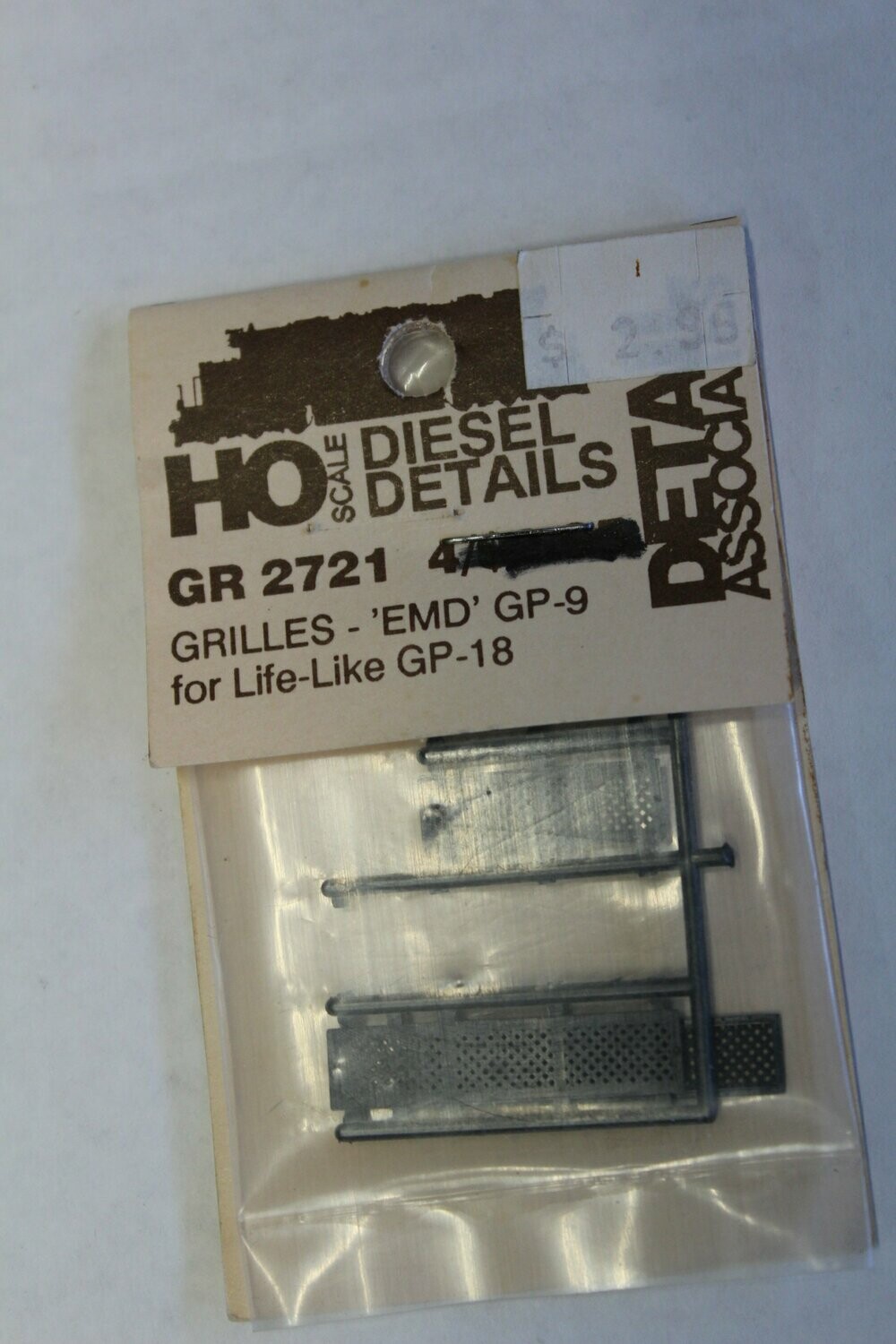 Detail Associates 2721 (train station #138) GRILLS EMD GP-9 for Life-Like GP-18