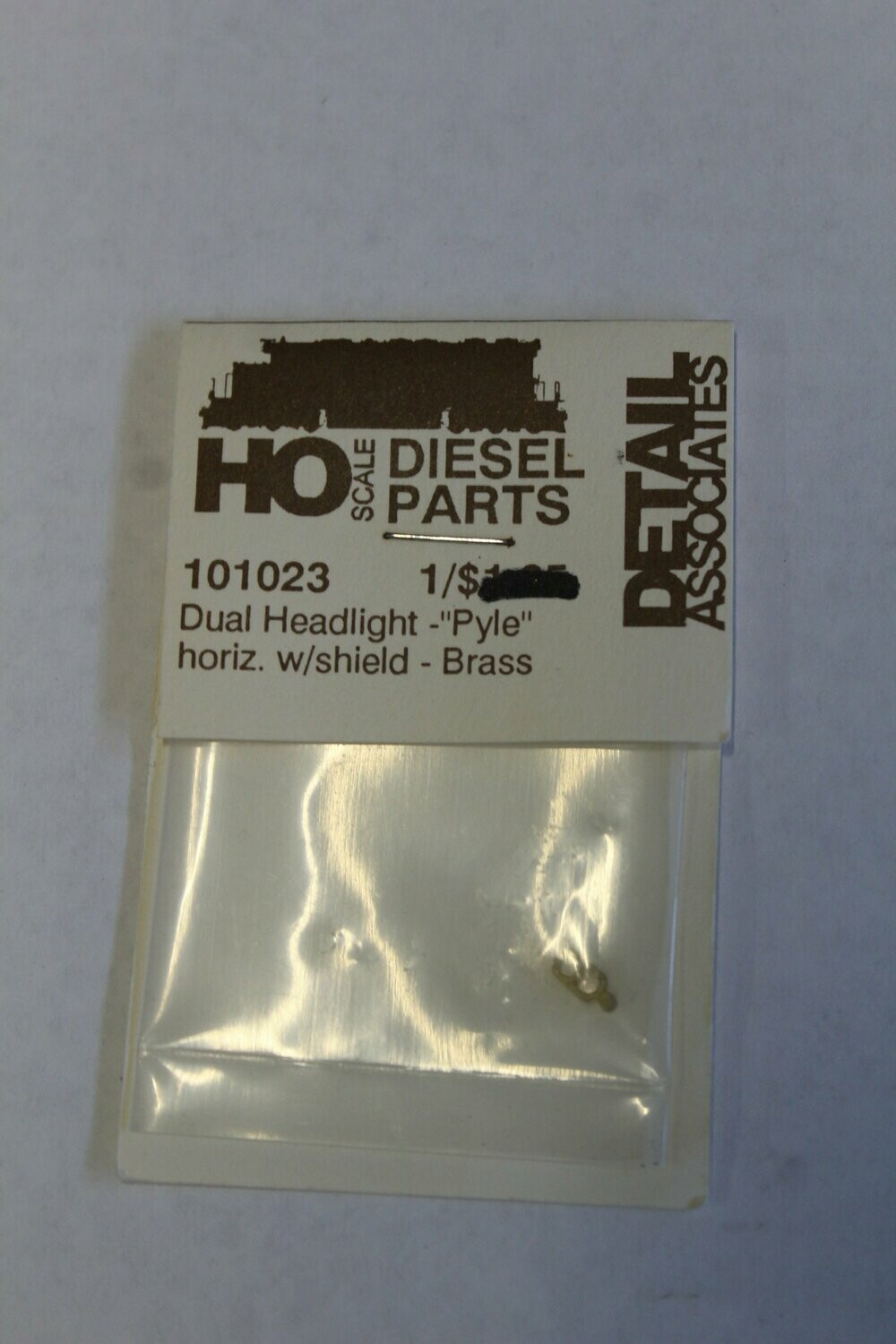 Detail Associates 101023 BRASS Dual Headlight PYLE HORIZONTAL W/SHIELD