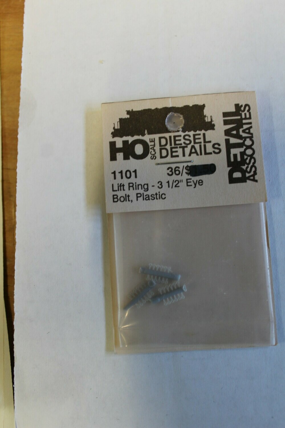 DETAILS ASSOCIATES 1101-36  LIFT RINGS PLASTIC (36)