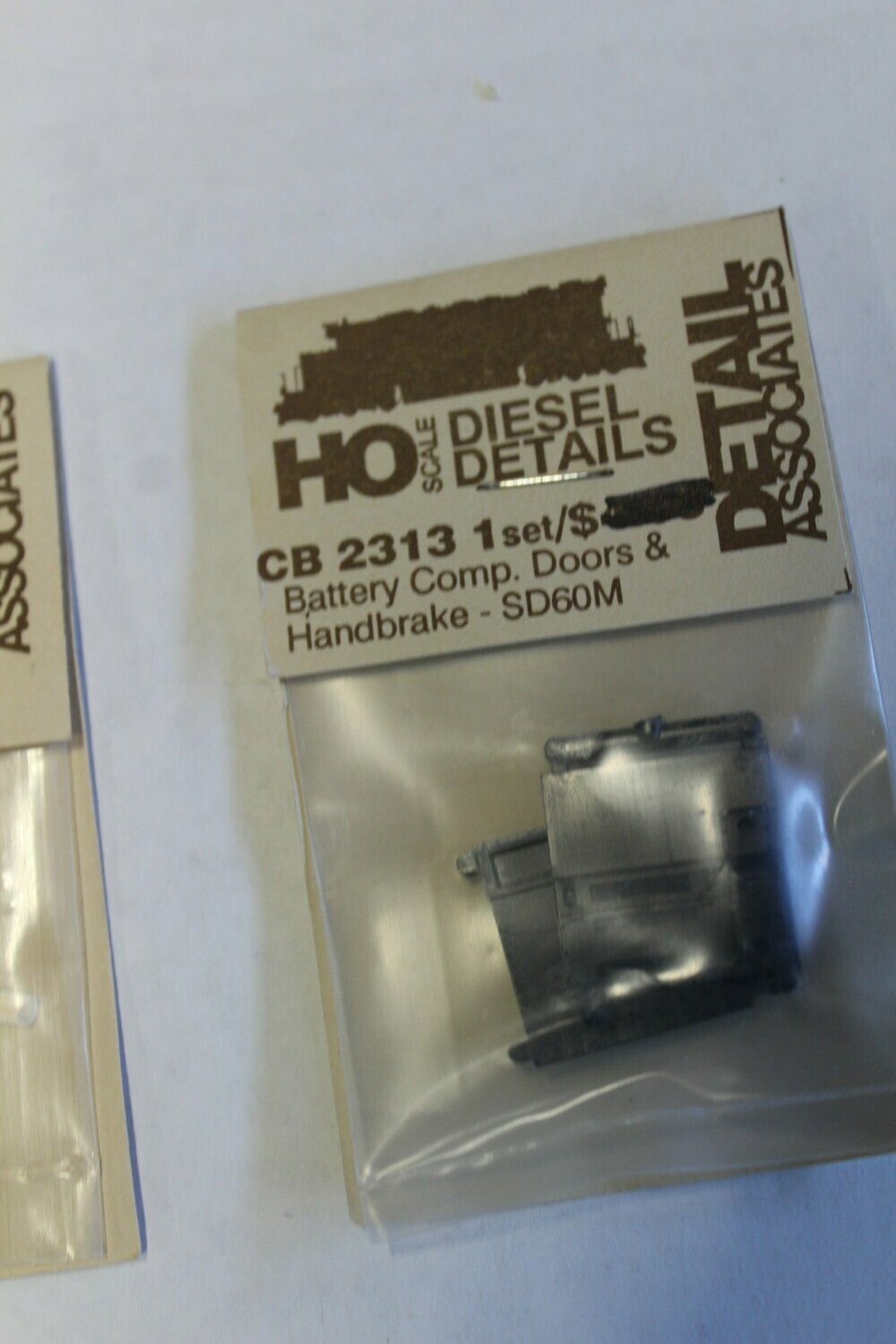 DETAIL ASSOCIATES 2313-1S BATTERY COMP, DOORS & HANDBRAKE  SD60M