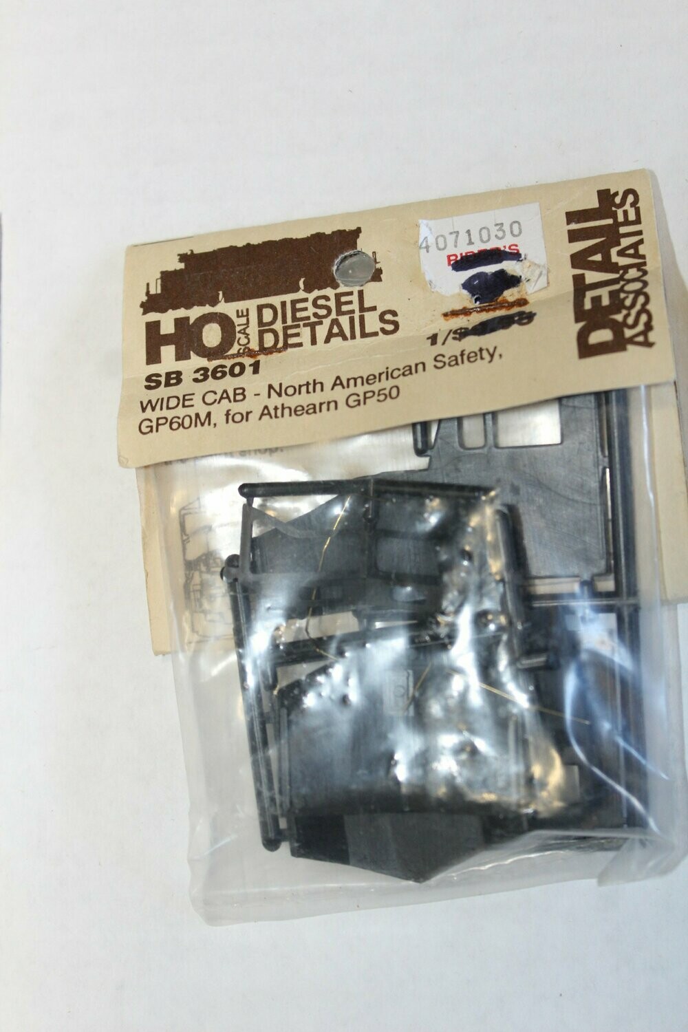 DETAIL ASSOCIATES 3601  (TSP #89) WIDE CAB NORTH AM. SAFETY GP60M fot ATHEARN GP50