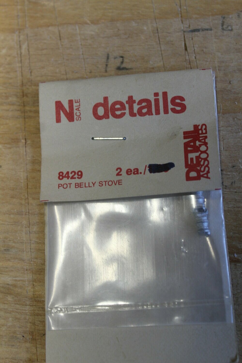 DETAIL ASSOCIATES 8429 POT BELLY STOVE (2)